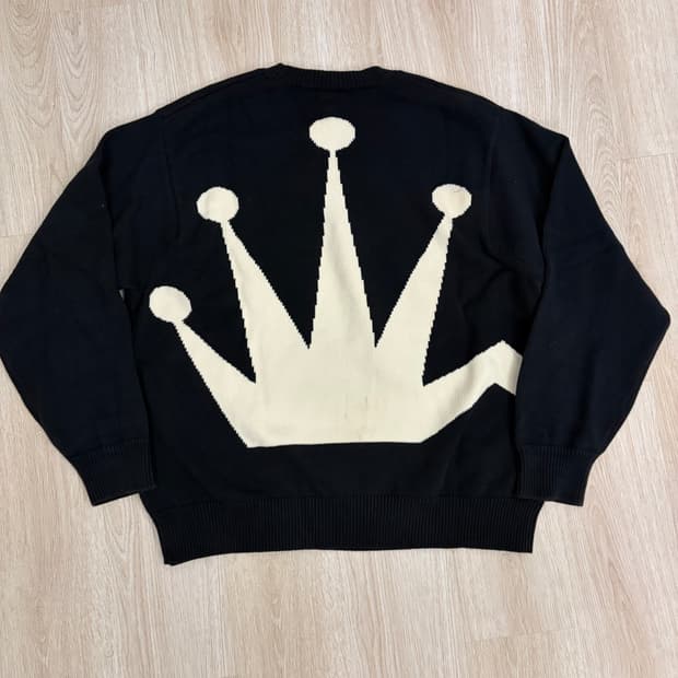 스투시 왕관 블랙 니트 