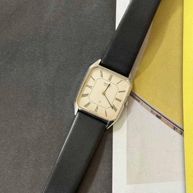 80s Seiko roman index quartz