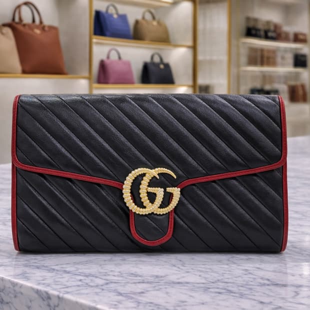 [S급] 구찌 GG 마몽 마틀라세 플랩 클러치 판매합니다!!!