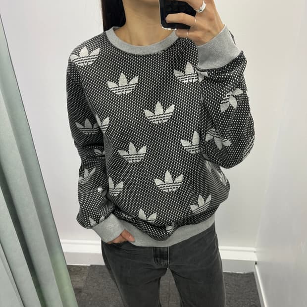 아디다스 로고 맨투맨