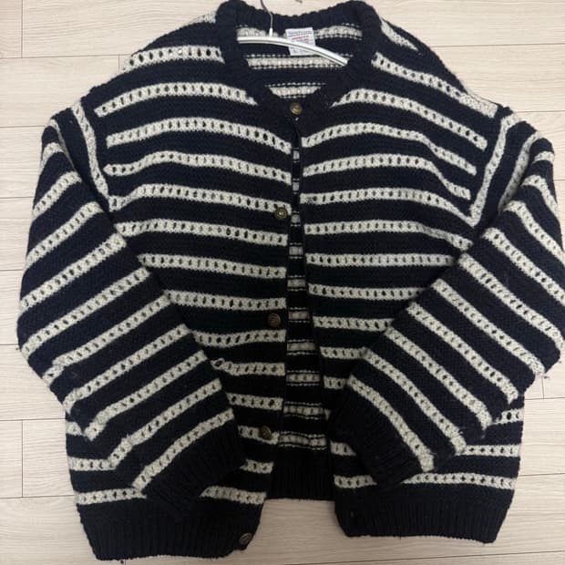 Stu 라운드넥 스트라이프 가디건 L