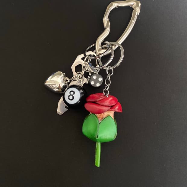 레트로 8볼 장미 키링