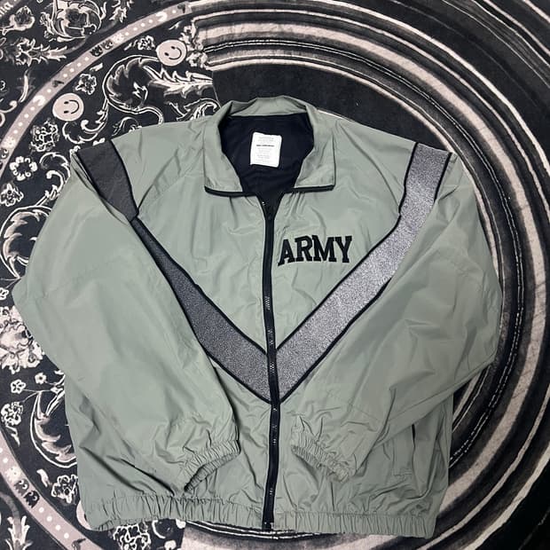 army 바람막이