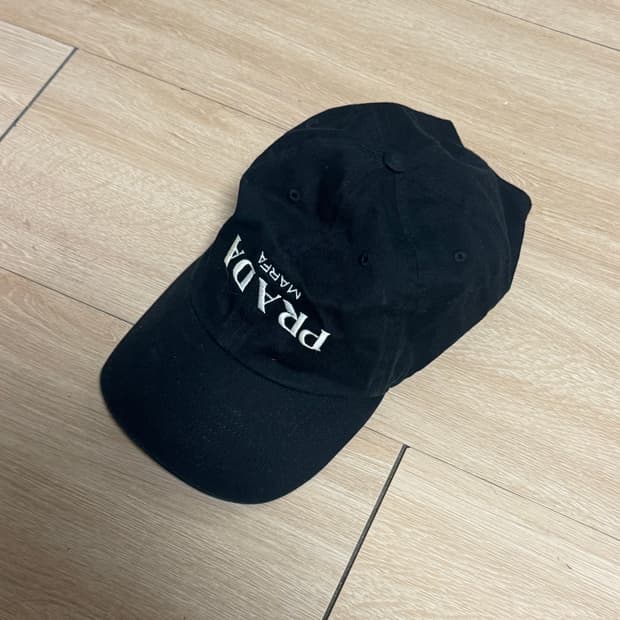 Nptsss 프라다 패러디 모자 볼캡