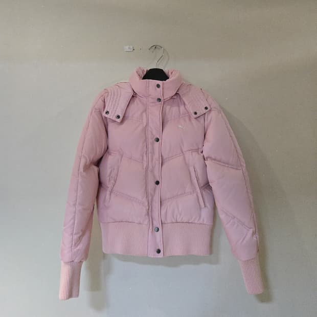 푸마 덕다운 딸기우유 패딩 s