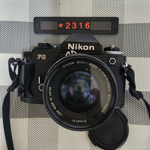 니콘 FG 블랙바디 28미리 2.8 광각렌즈 필름카메라