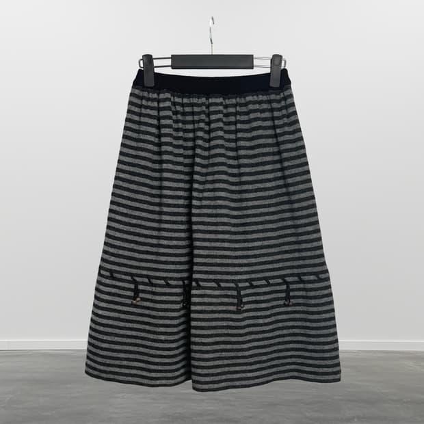 SOFLANE SPORT 스트라이프 울 스커트