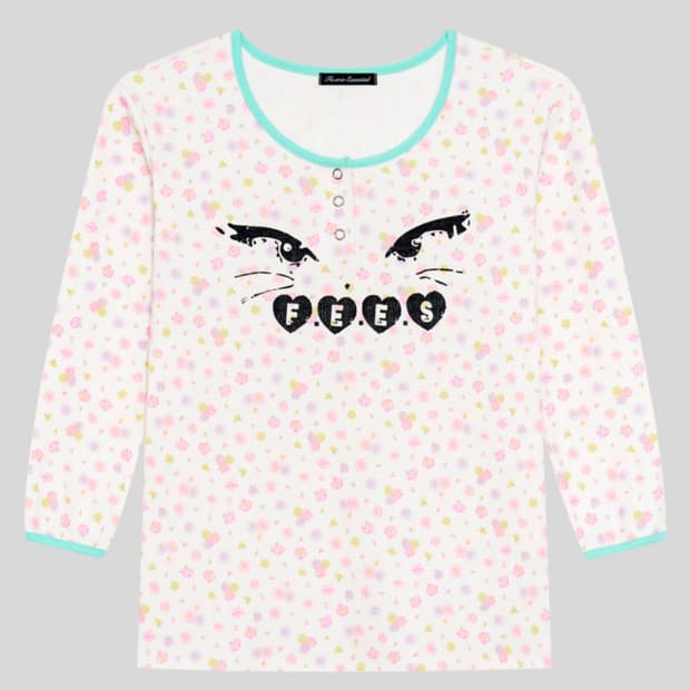샵페어리 kitty button flower top (ivory