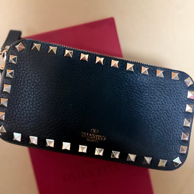 발렌티노 락스터드 크로스 체인백