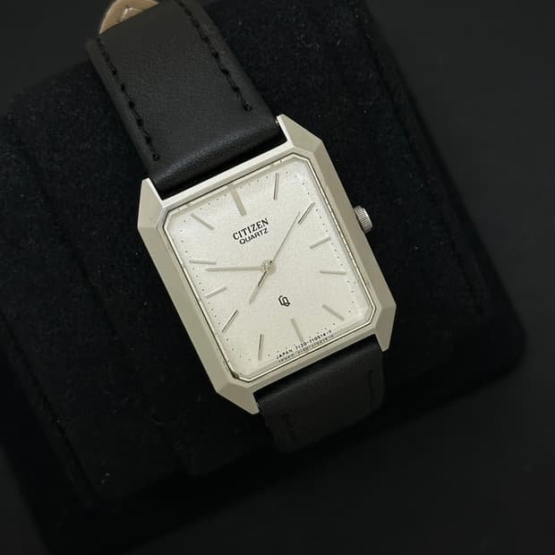 시티즌 탱크 쿼츠 시계