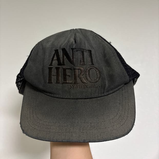 90s 안티히어로 anti hero 캡 트래쉬드