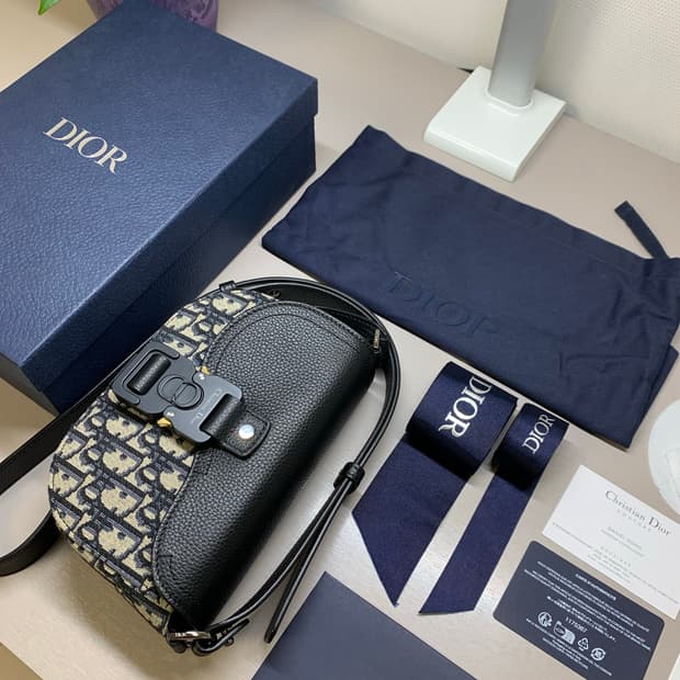 디올 새들 스트랩 미니 메신저백