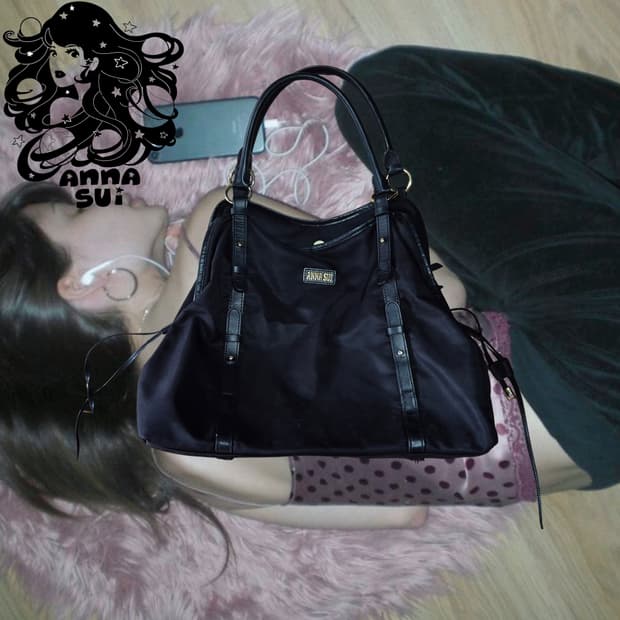 ANNA SUI Black buckle strap Bag