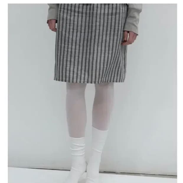 낫띵에브리띵 시그니처 스트라이프 미디스커트 사이즈2