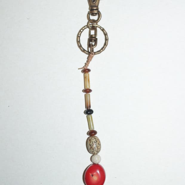 산호-옥 열쇠고리