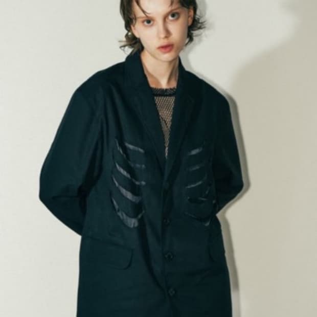 써저리 본 커팅 블레이저