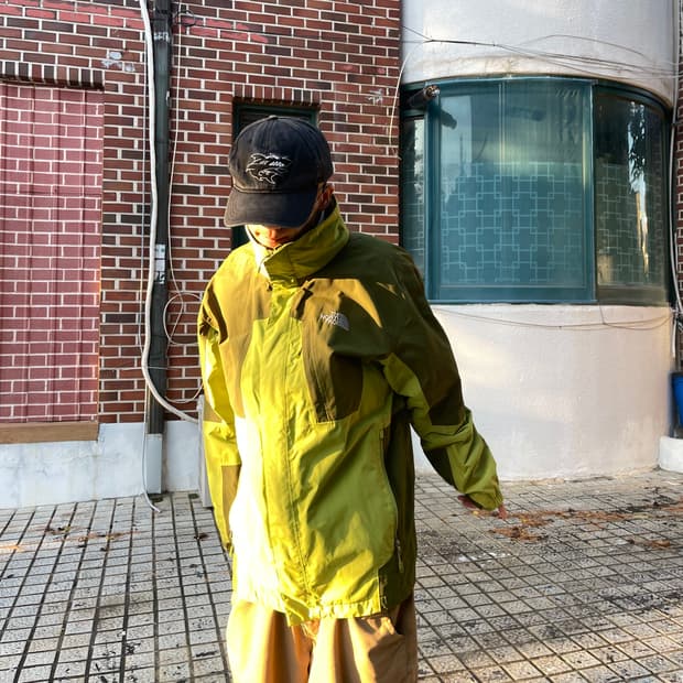 마우이앤선즈 피그먼트 워싱 샤크 캡