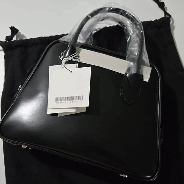 꼼데가르송 아오야마백 무광 2호 새상품