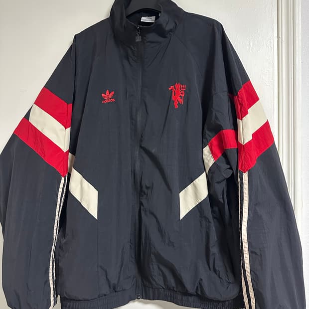 아디다스 맨유 윈드브레이커 바람막이