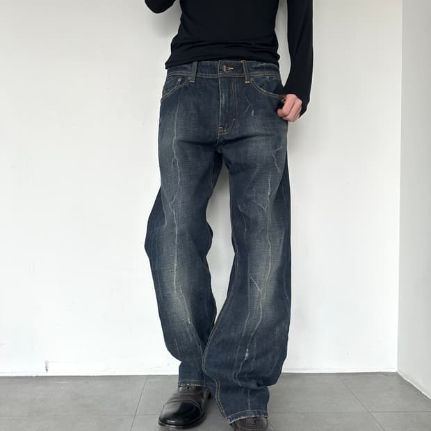 아르마니 익스체인지 크랙 워싱 데님팬츠