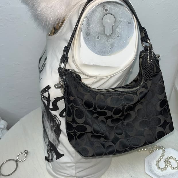 코치 블랙 미니백