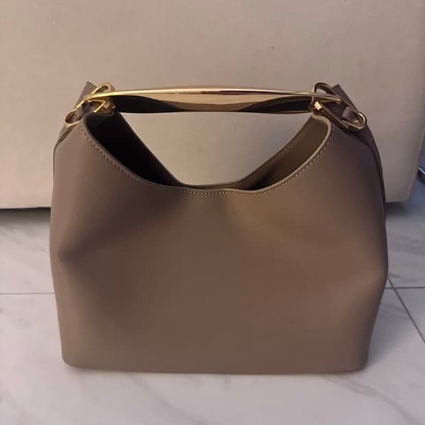 Elleme 엘렘 부메랑 레더백 토프