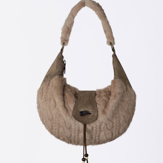 스컬프터 horseshoe fur bag