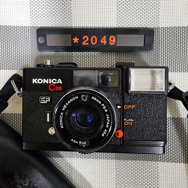 코니카 C 35 EF 필름카메라 케이스포함