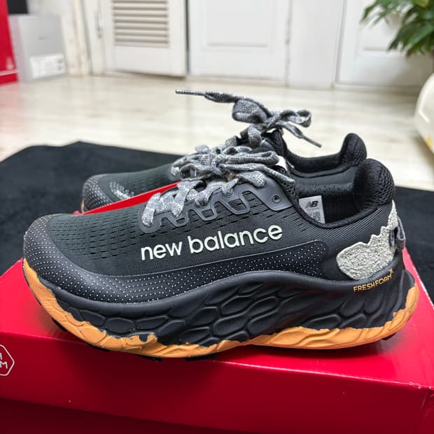 뉴발란스 Fresh Foam 235mm