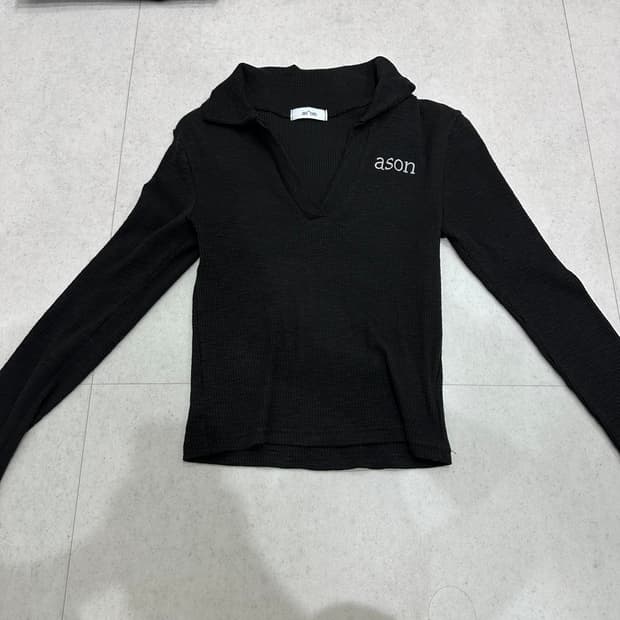 애즈온 아이비 카라 긴팔 티셔츠 블랙