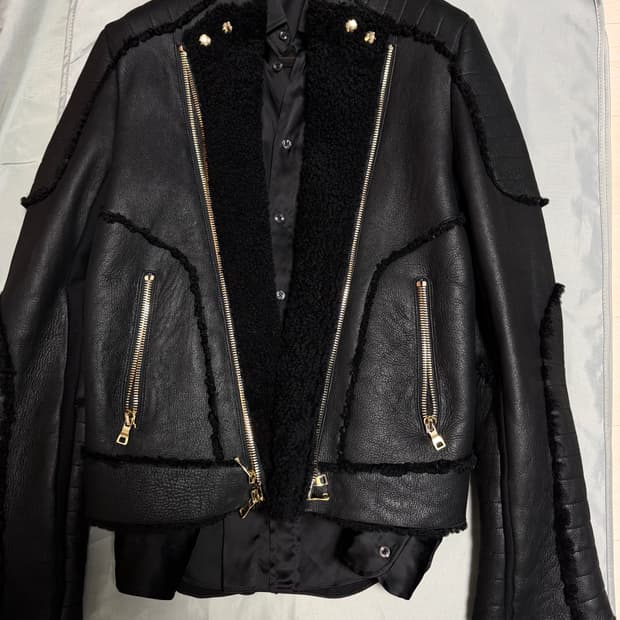 (명작,강추👍)발망 블랙 금장 시어링 무스탕 자켓 톰포드 무드