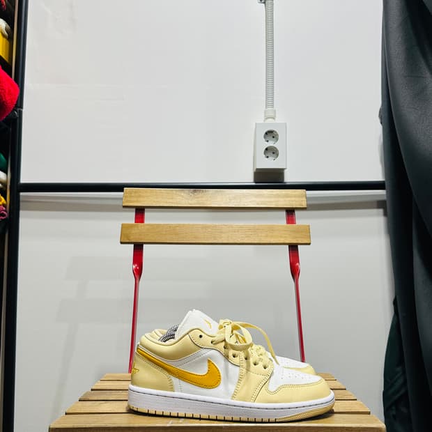 245) 나이키 운동화 여성 여자 신발 에어 조던 1 로우 옐로우