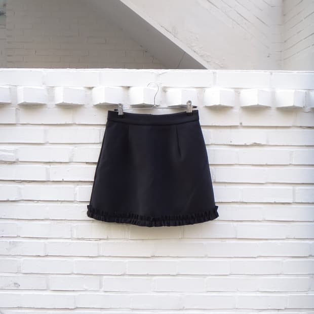 Warm mini frill skirt / black 