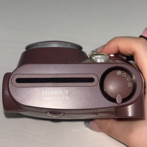 후지필름 인스탁스 헬로키티 폴라로이드 카메라