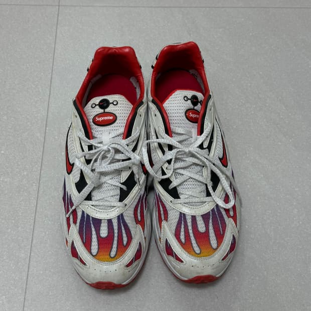 나이키 X 슈프림 줌 스트릭 스펙트럼 플러스 290