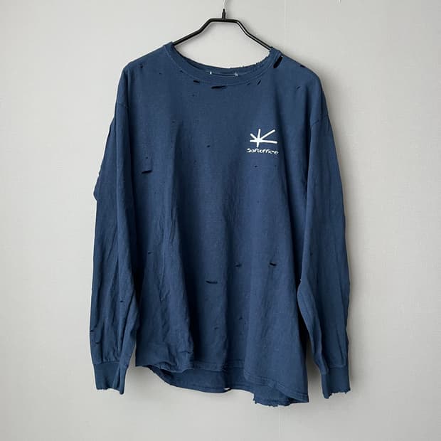 소프트 오피스 네이미 롱슬리브 디스트레스드 티셔츠