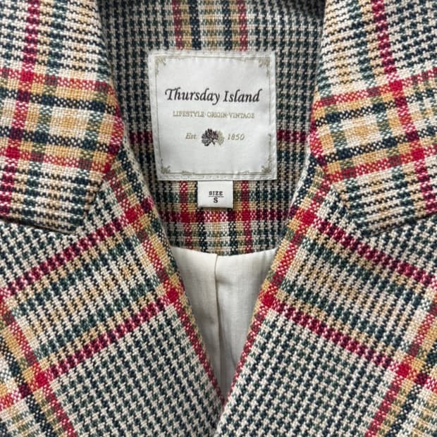 써스데이아일랜드 체크 더블자켓