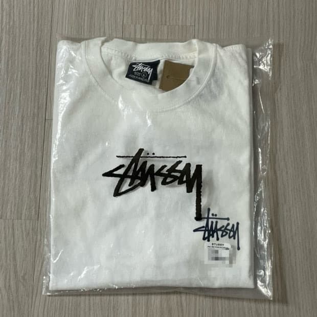 스투시 반팔티 새상품팝니다