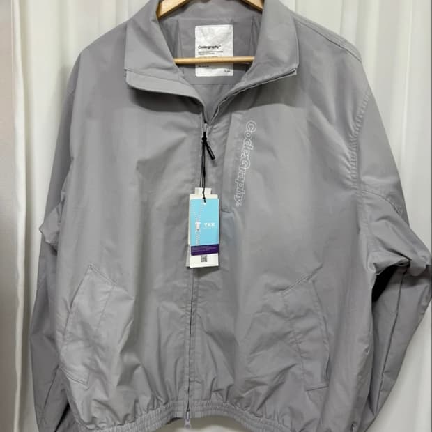 [새상품] 코드그라피 테크 숏자켓