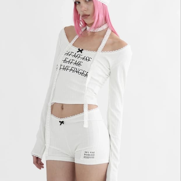 배드블러드 스퀘어넥 롱슬리브