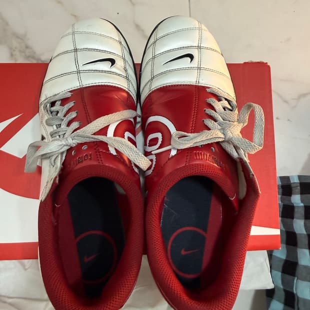 나이키 토탈 90 스니커즈 (축구화아님)