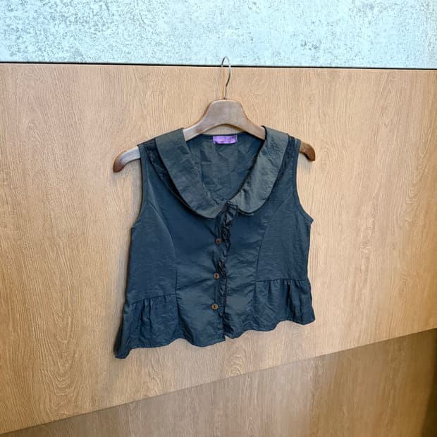 빈티지 슬리브리스 블라우스 라운드 빅 카라 프릴 트리밍 디테일 블랙