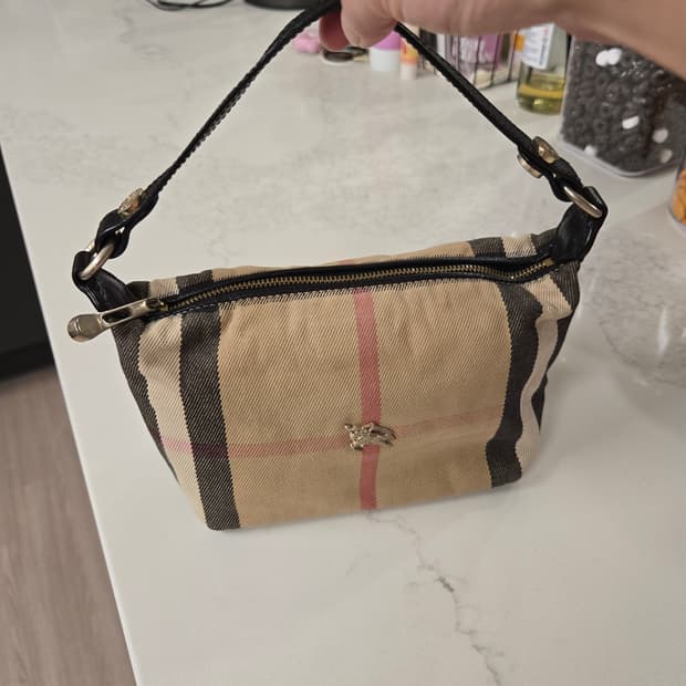 버버리 파우치백 