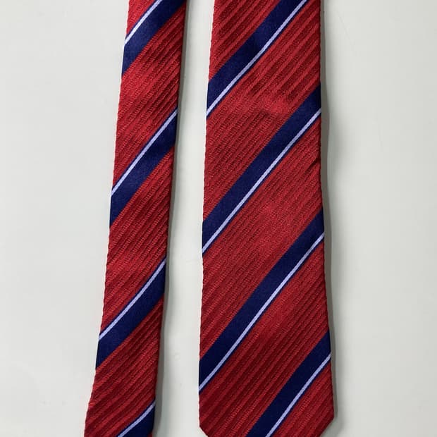 아쿠아스큐텀 넥타이