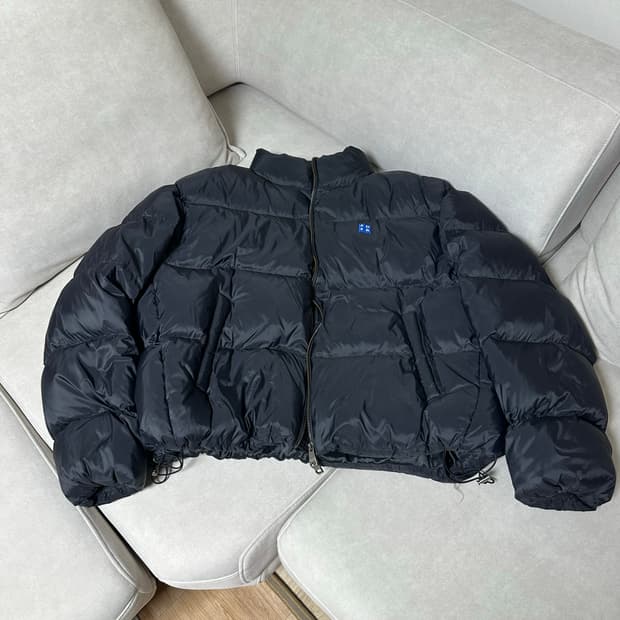 아더에러 시그니피컨트 태그 푸퍼 자켓 01 L 누아르 패딩