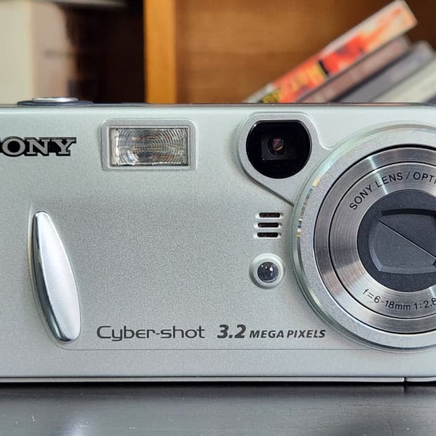 소니 사이버샷 DSC-P72 빈티지 디카