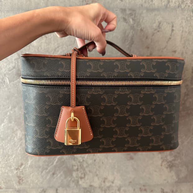 셀린느 베니티 트래블 