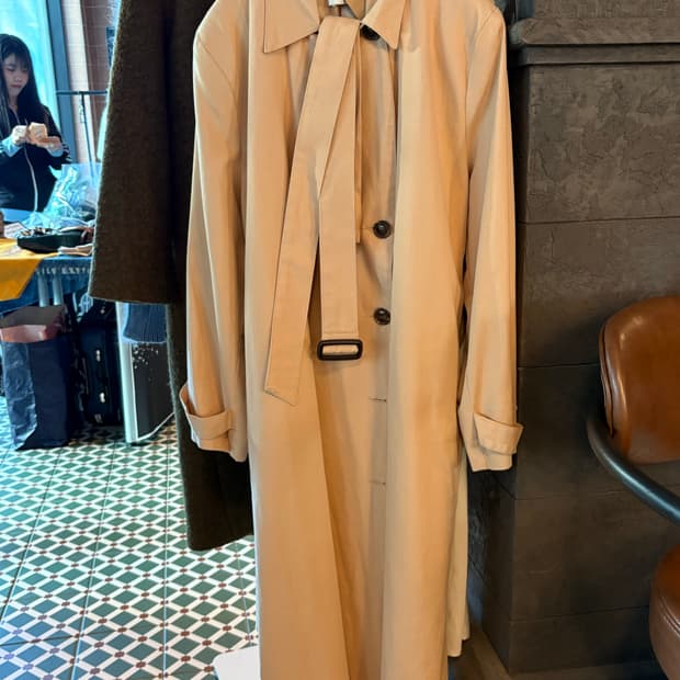 베이지 트렌치 코트