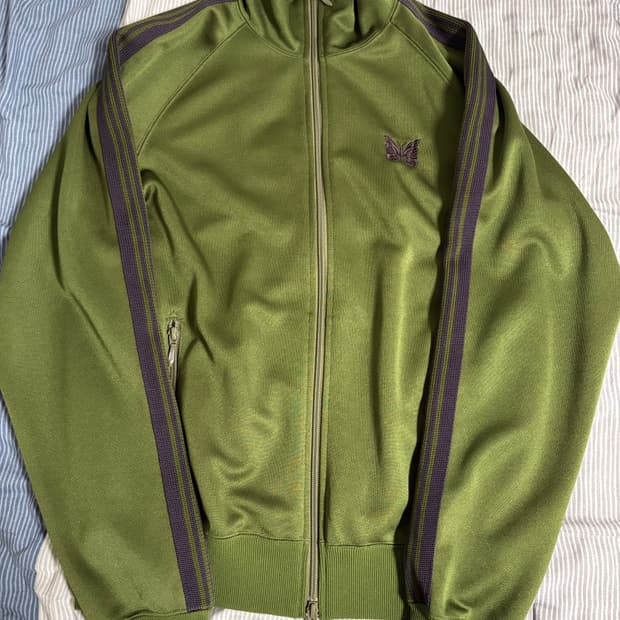 니들스 트랙자켓 (s) 팝니다.