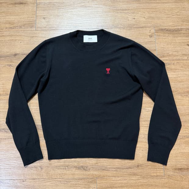 아미 스몰 로고 블랙 울 니트